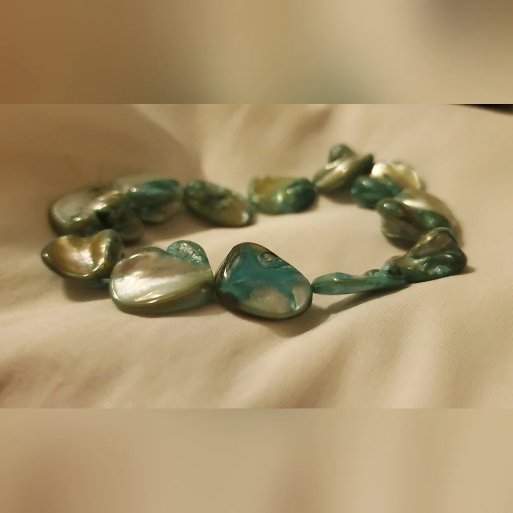 Shell Handmade Stretch Bracelet - Picture 7 of 10